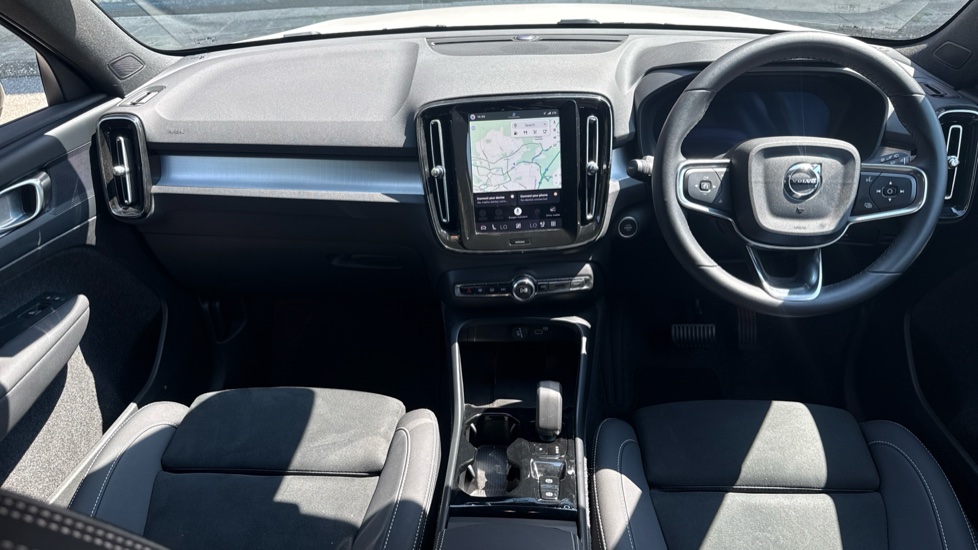 Volvo XC40 2.0 B4P Plus Dark 5dr Auto Petrol Estate - Image 5