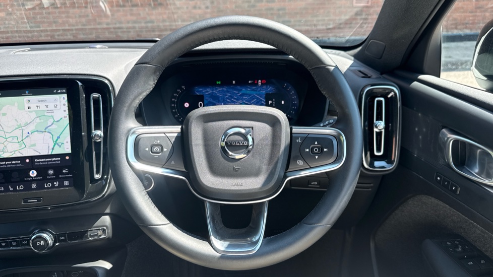 Volvo XC40 2.0 B4P Plus Dark 5dr Auto Petrol Estate - Image 10