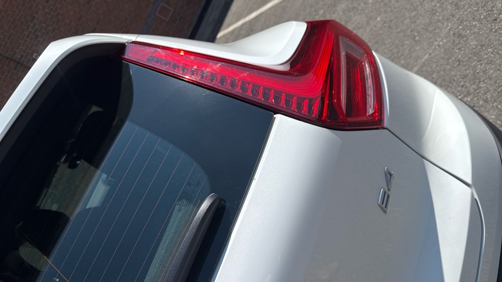Volvo XC40 2.0 B4P Plus Dark 5dr Auto Petrol Estate - Image 23