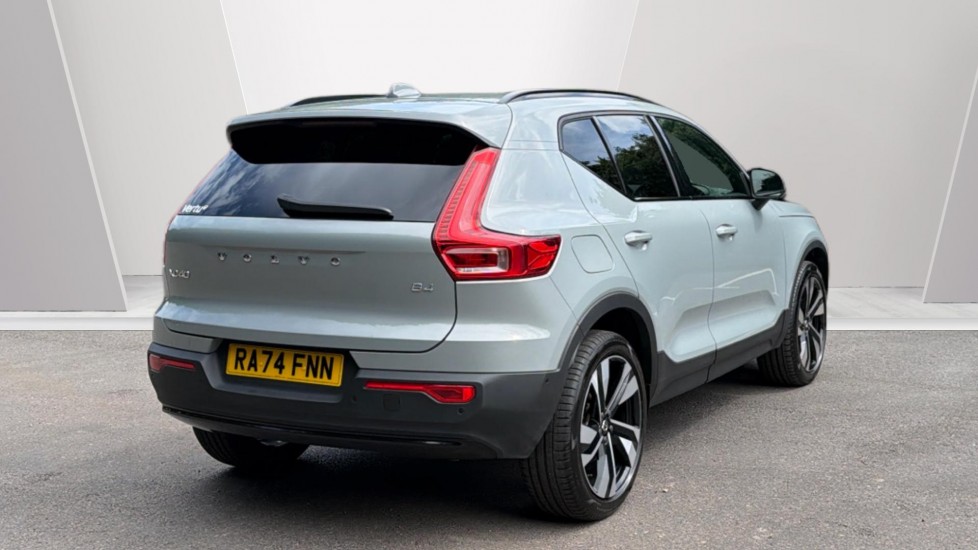 Volvo XC40 2.0 B4P Ultra Dark 5dr Auto Petrol Estate - Image 2