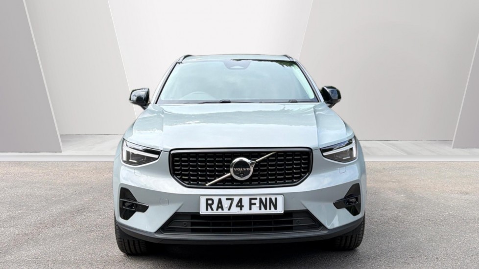 Volvo XC40 2.0 B4P Ultra Dark 5dr Auto Petrol Estate - Image 8