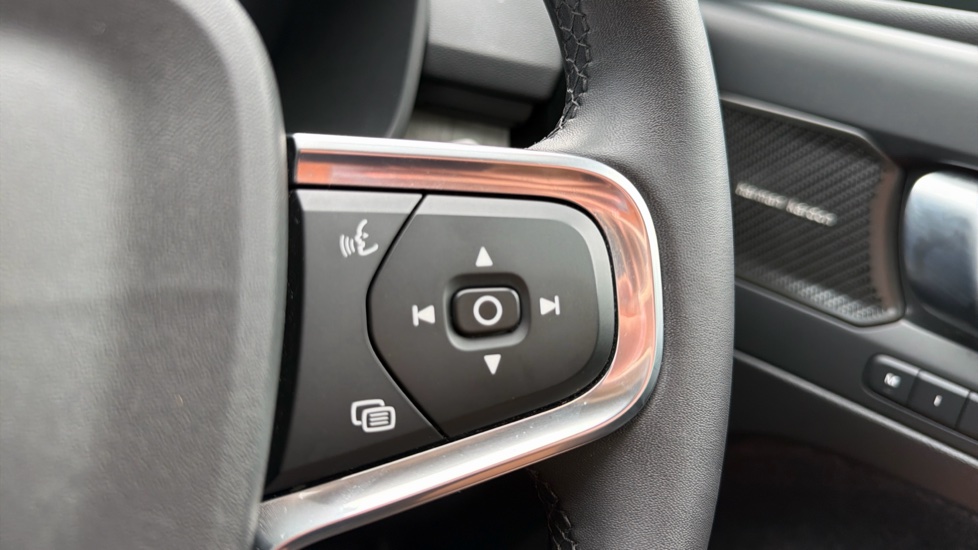 Volvo XC40 2.0 B4P Ultra Dark 5dr Auto Petrol Estate - Image 22