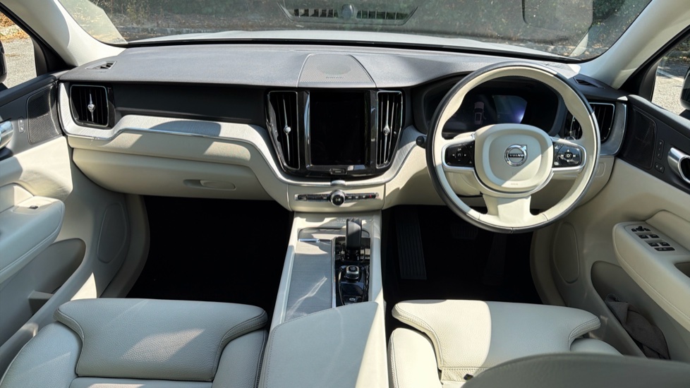 Volvo XC60 2.0 T6 [350] RC PHEV Plus Dark 5dr AWD Geartronic Estate - Image 5