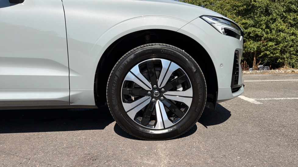 Volvo XC60 2.0 T6 [350] RC PHEV Plus Dark 5dr AWD Geartronic Estate - Image 9