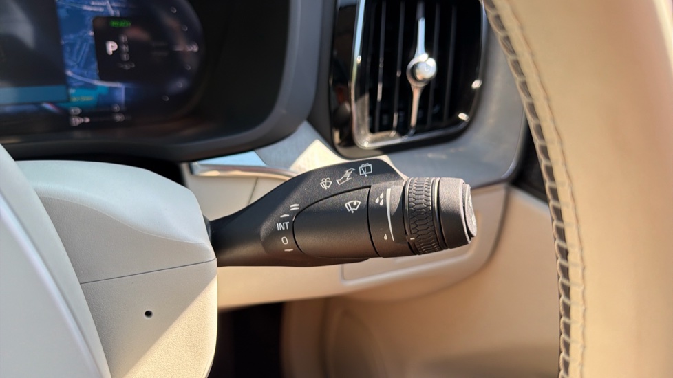 Volvo XC60 2.0 T6 [350] RC PHEV Plus Dark 5dr AWD Geartronic Estate - Image 19