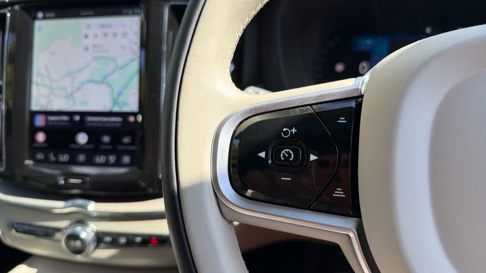 Volvo XC60 2.0 T6 [350] RC PHEV Plus Dark 5dr AWD Geartronic Estate - Image 21