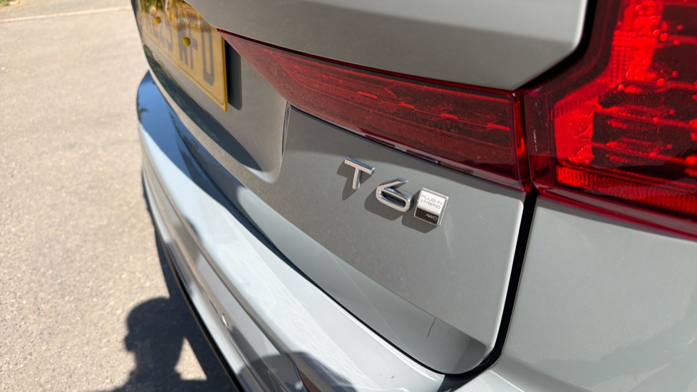 Volvo XC60 2.0 T6 [350] RC PHEV Plus Dark 5dr AWD Geartronic Estate - Image 54