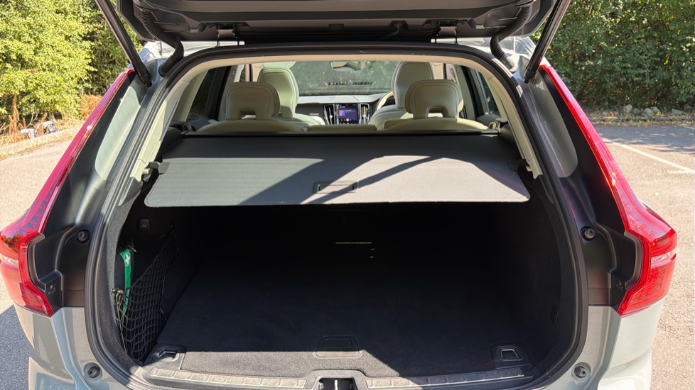 Volvo XC60 2.0 T6 [350] RC PHEV Plus Dark 5dr AWD Geartronic Estate - Image 59