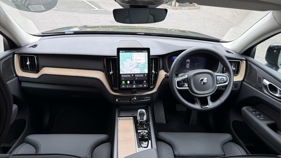 Volvo XC60 2.0 T6 [350] PHEV Plus Dark 5dr AWD Geartronic Estate - Image 5