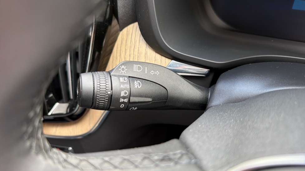 Volvo XC60 2.0 T6 [350] PHEV Plus Dark 5dr AWD Geartronic Estate - Image 19