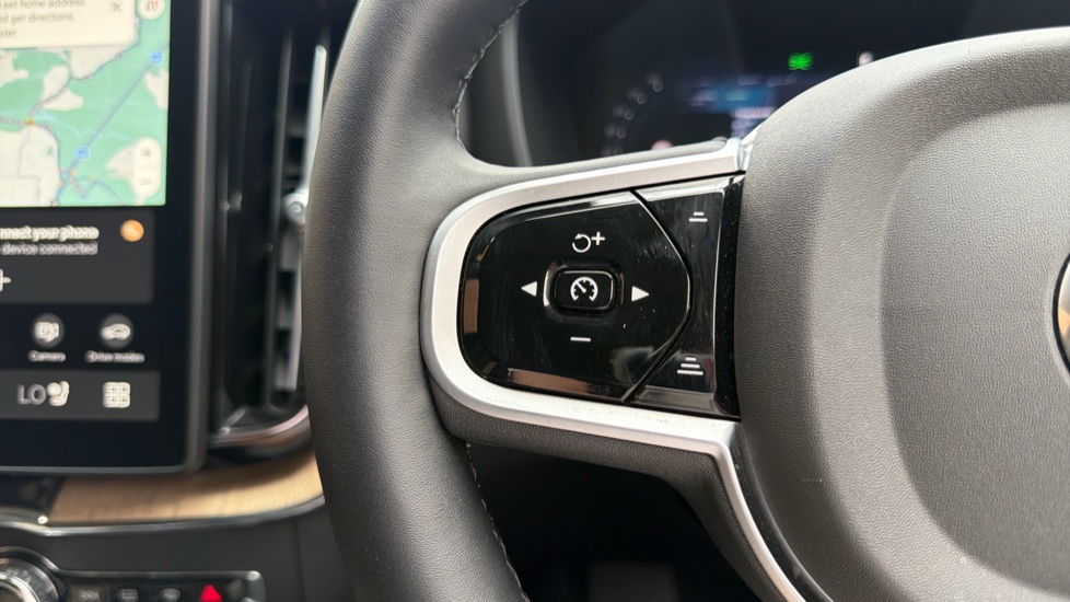 Volvo XC60 2.0 T6 [350] PHEV Plus Dark 5dr AWD Geartronic Estate - Image 20