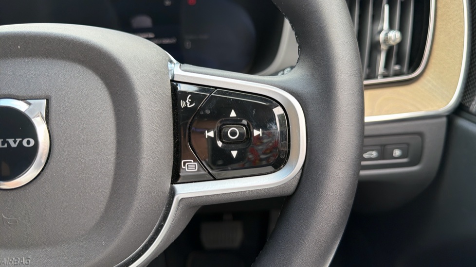 Volvo XC60 2.0 T6 [350] PHEV Plus Dark 5dr AWD Geartronic Estate - Image 21