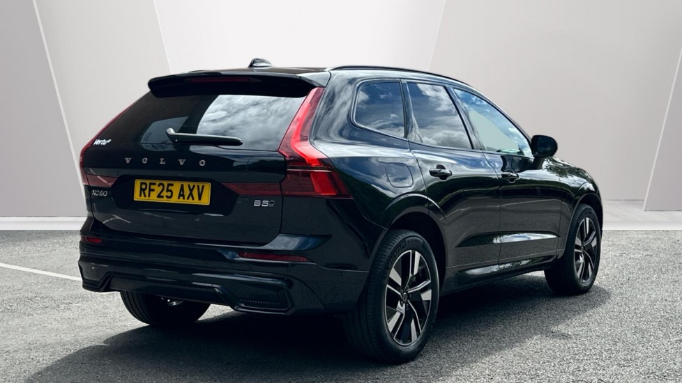 Volvo XC60 2.0 B5P Plus Dark 5dr AWD Geartronic Petrol Estate - Image 2