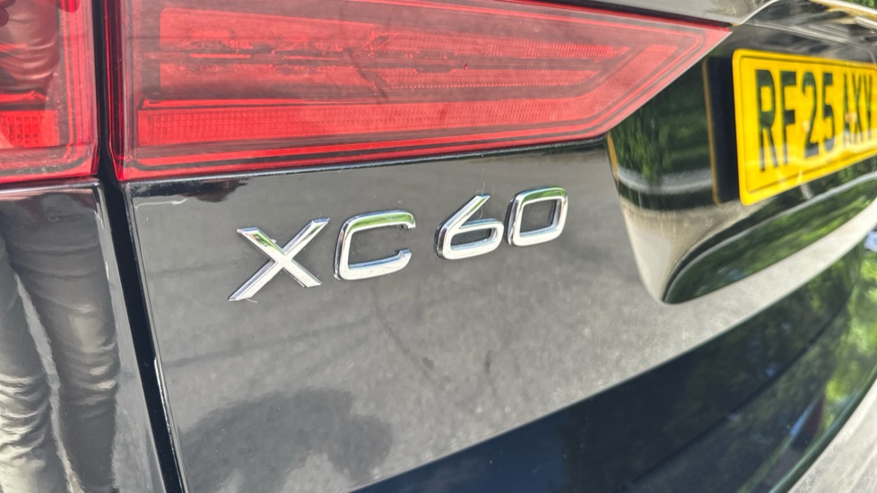 Volvo XC60 2.0 B5P Plus Dark 5dr AWD Geartronic Petrol Estate - Image 36