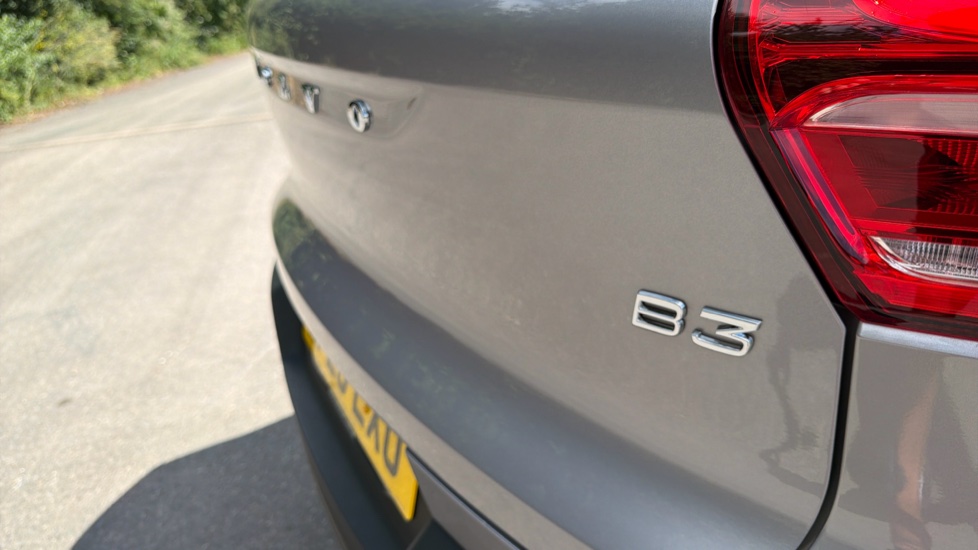 Volvo XC40 2.0 B3P Ultra Dark 5dr Auto Petrol Estate - Image 53