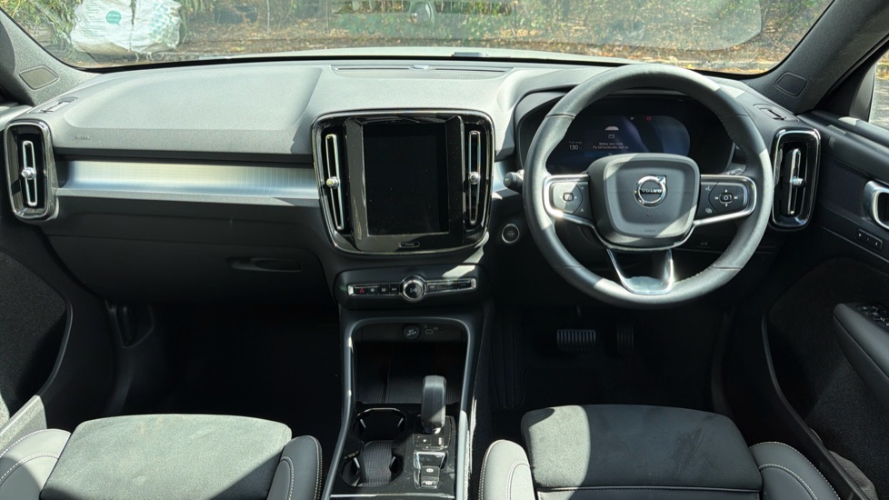 Volvo XC40 2.0 B4P Plus Dark 5dr Auto Petrol Estate - Image 5