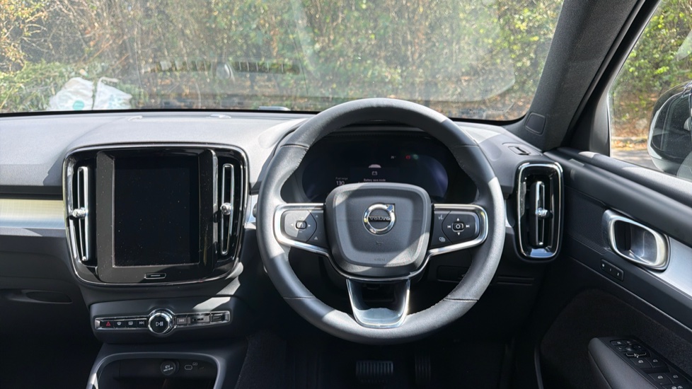 Volvo XC40 2.0 B4P Plus Dark 5dr Auto Petrol Estate - Image 10