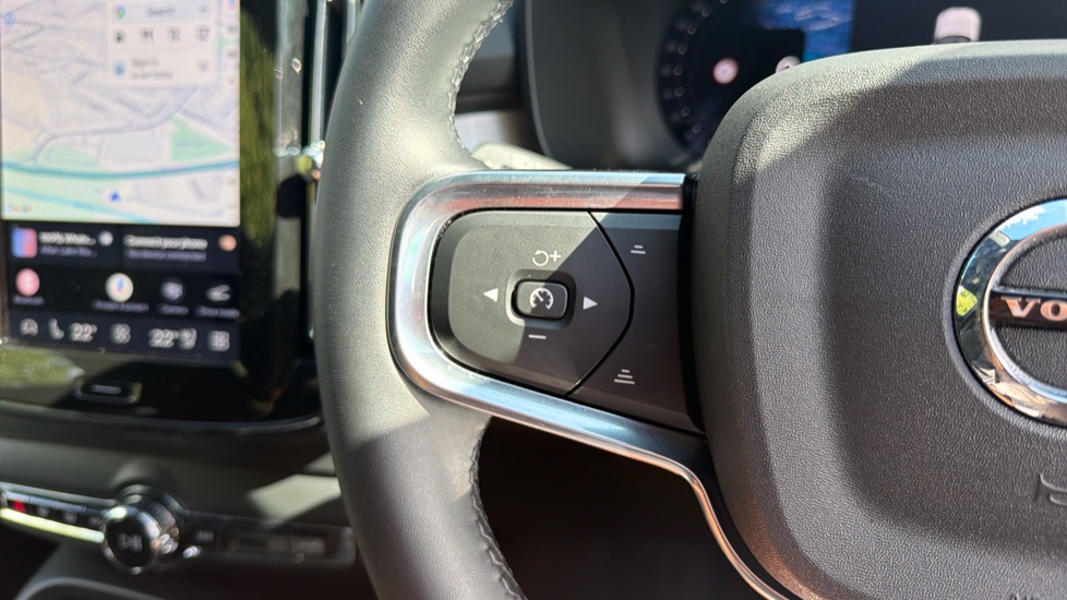 Volvo XC40 2.0 B4P Plus Dark 5dr Auto Petrol Estate - Image 21