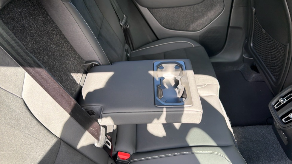 Volvo XC40 2.0 B4P Plus Dark 5dr Auto Petrol Estate - Image 34