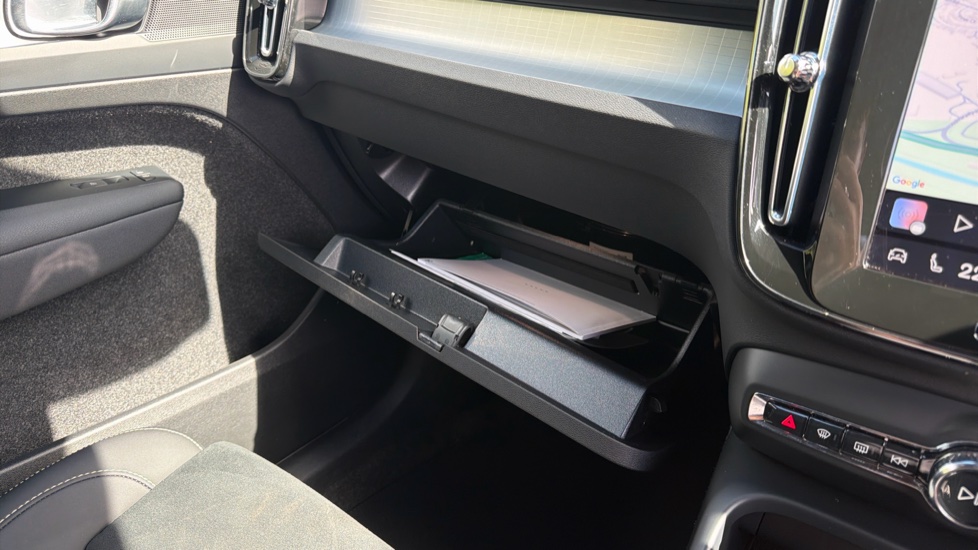 Volvo XC40 2.0 B4P Plus Dark 5dr Auto Petrol Estate - Image 36