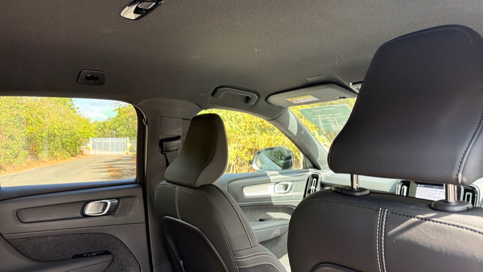 Volvo XC40 2.0 B4P Plus Dark 5dr Auto Petrol Estate - Image 59
