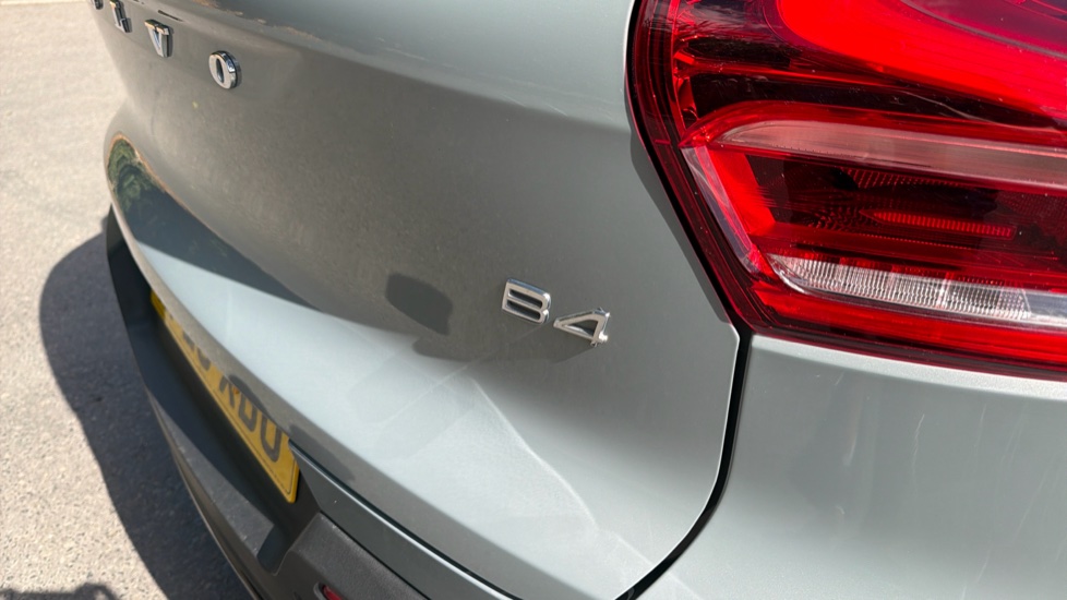 Volvo XC40 2.0 B4P Plus Dark 5dr Auto Petrol Estate - Image 60