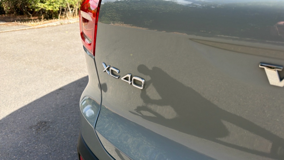 Volvo XC40 2.0 B4P Plus Dark 5dr Auto Petrol Estate - Image 61