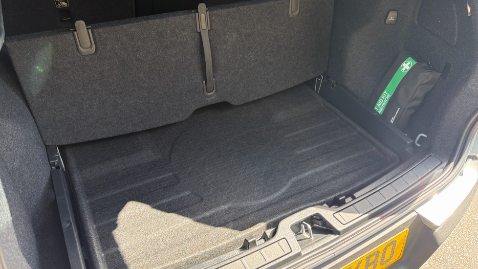 Volvo XC40 2.0 B4P Plus Dark 5dr Auto Petrol Estate - Image 63