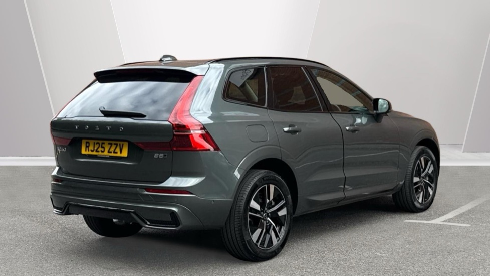 Volvo XC60 2.0 B5P Plus Dark 5dr AWD Geartronic Petrol Estate - Image 2