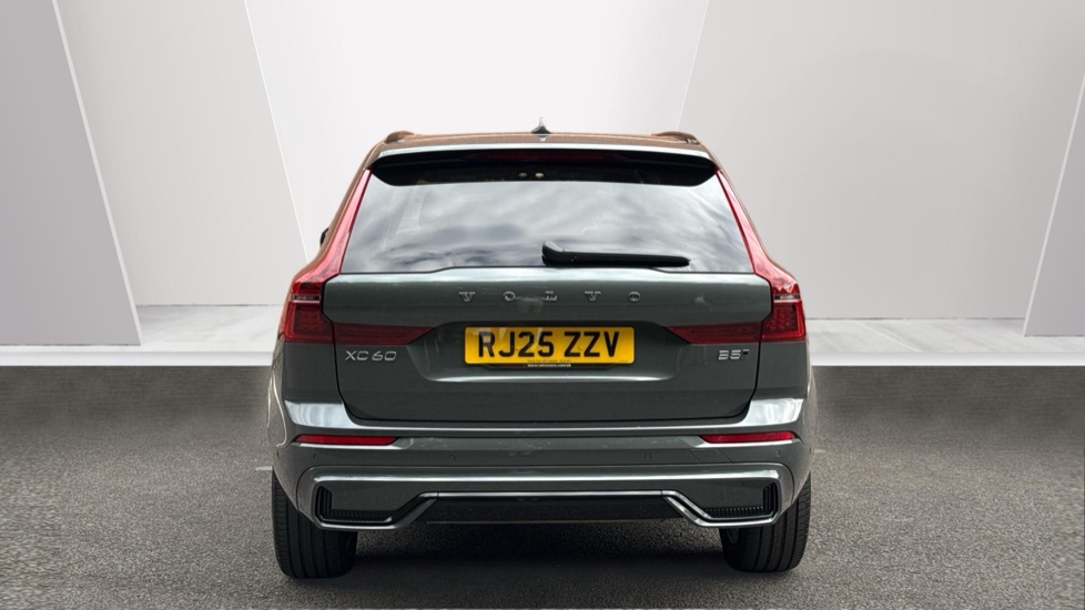Volvo XC60 2.0 B5P Plus Dark 5dr AWD Geartronic Petrol Estate - Image 7