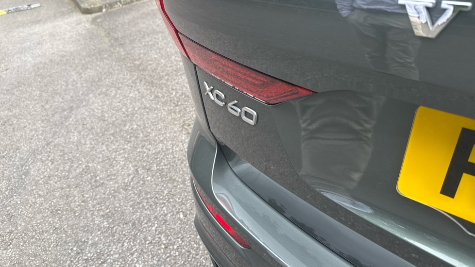 Volvo XC60 2.0 B5P Plus Dark 5dr AWD Geartronic Petrol Estate - Image 55