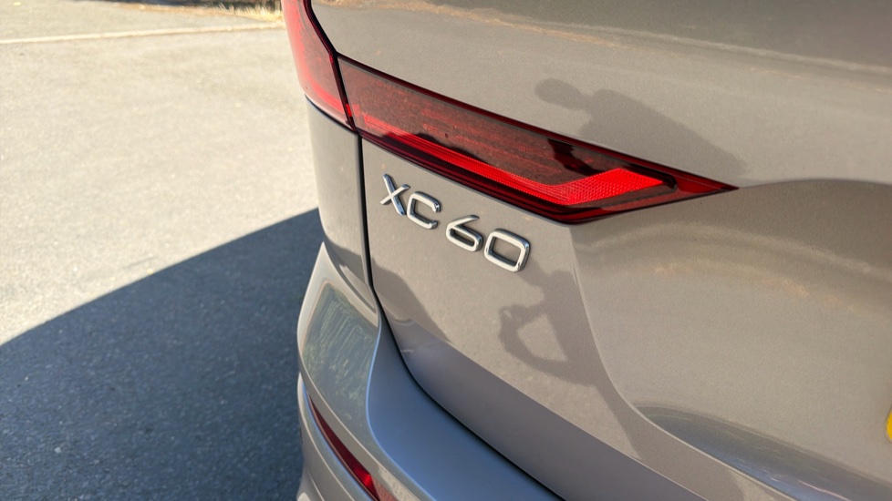 Volvo XC60 2.0 T8 [455] PHEV Ultra Dark 5dr AWD Geartronic Estate - Image 63