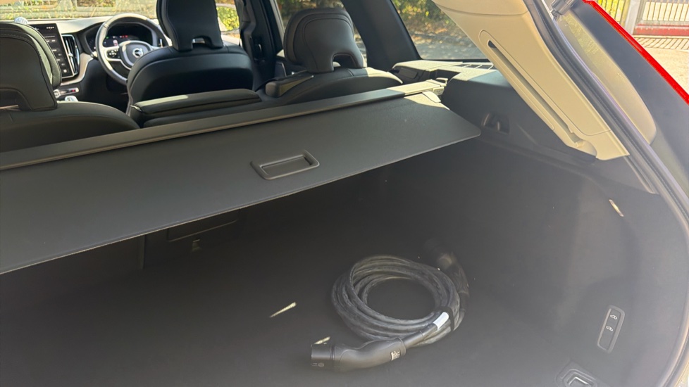 Volvo XC60 2.0 T8 [455] PHEV Ultra Dark 5dr AWD Geartronic Estate - Image 68