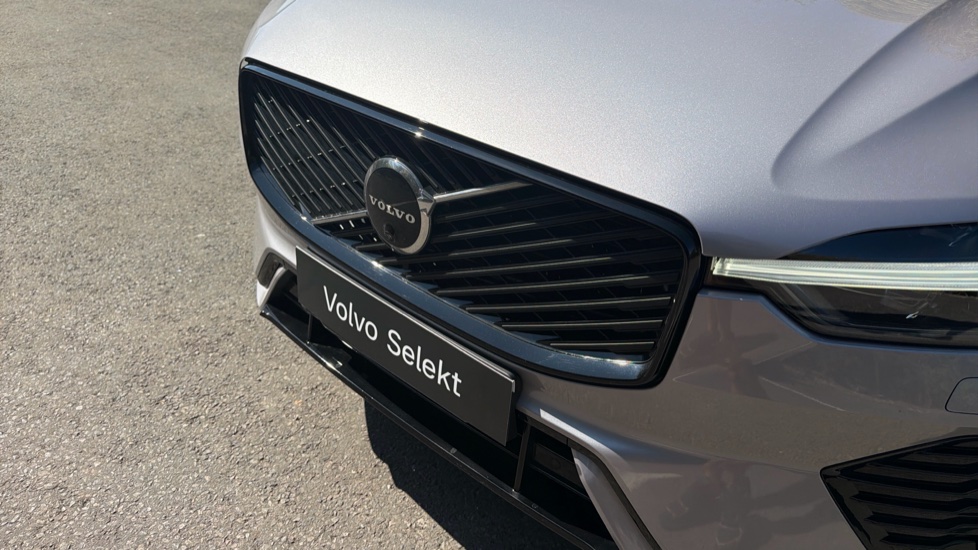 Volvo XC60 2.0 T8 [455] PHEV Ultra Dark 5dr AWD Geartronic Estate - Image 73