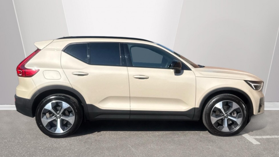Volvo XC40 2.0 B4P Plus Dark 5dr Auto Petrol Estate - Image 3