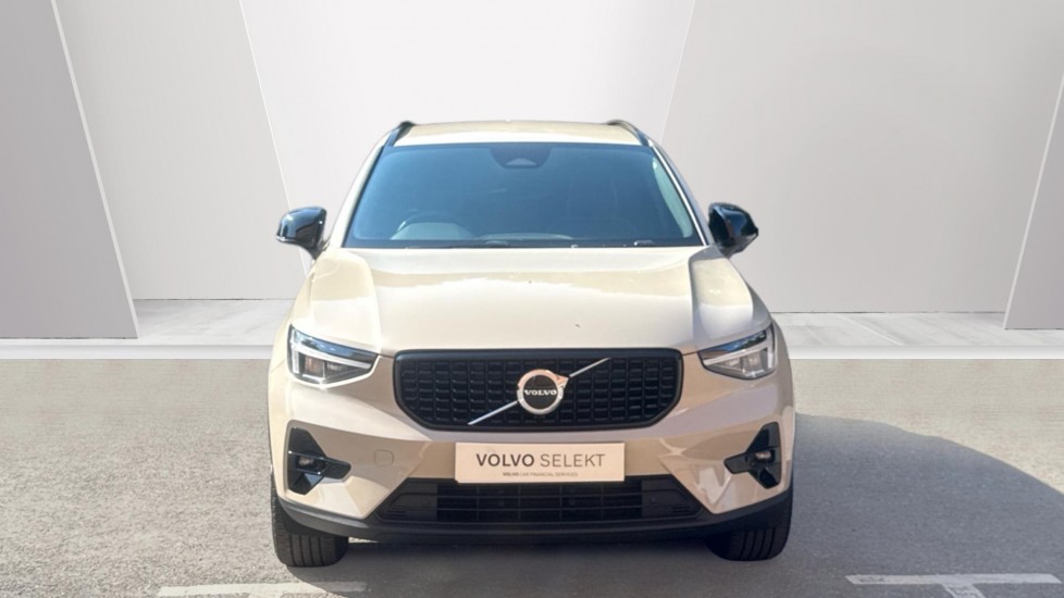Volvo XC40 2.0 B4P Plus Dark 5dr Auto Petrol Estate - Image 8