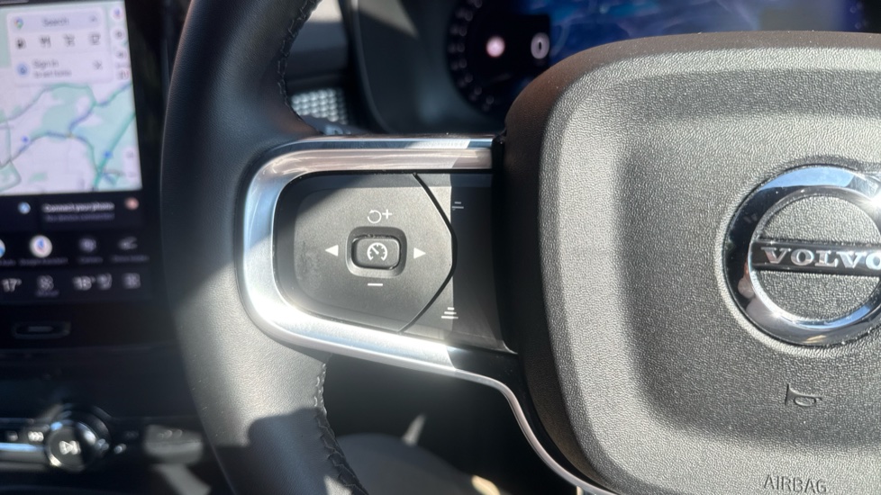 Volvo XC40 2.0 B4P Plus Dark 5dr Auto Petrol Estate - Image 31