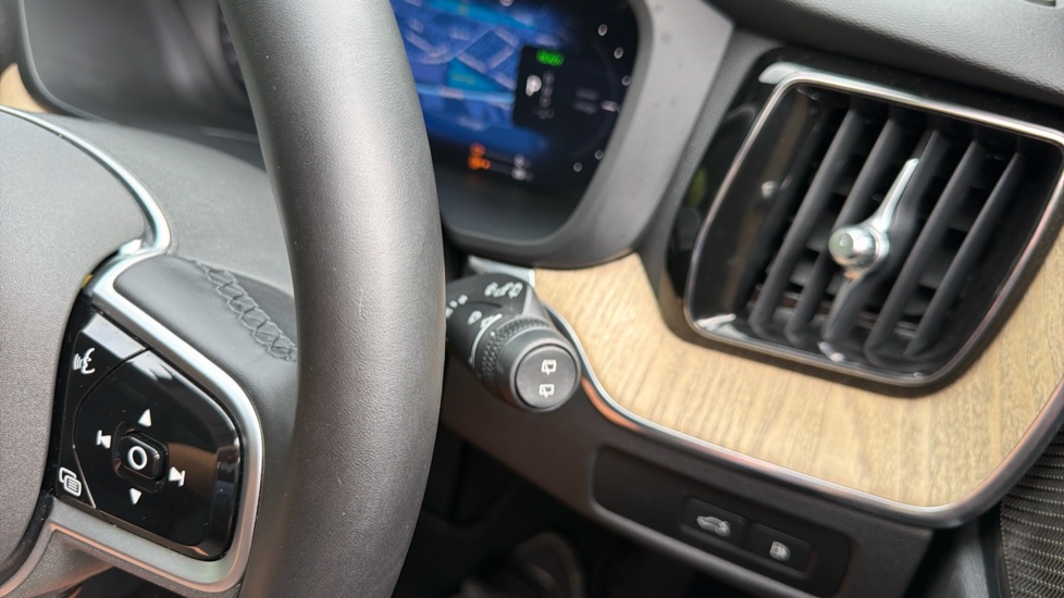 Volvo XC60 2.0 T6 [350] PHEV Plus Dark 5dr AWD Geartronic Estate - Image 41