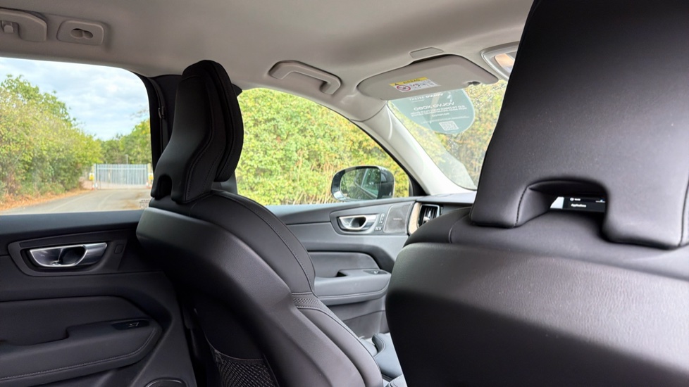 Volvo XC60 2.0 T6 [350] PHEV Plus Dark 5dr AWD Geartronic Estate - Image 60