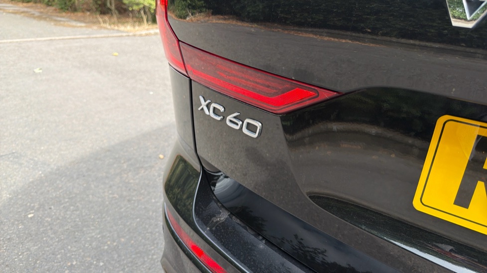 Volvo XC60 2.0 T6 [350] PHEV Plus Dark 5dr AWD Geartronic Estate - Image 62