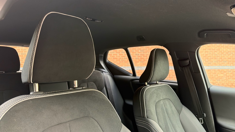 Volvo XC40 2.0 B4P Plus Black Edition 5dr Auto Petrol Estate - Image 30