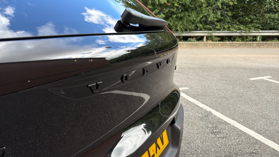 Volvo XC40 2.0 B4P Plus Black Edition 5dr Auto Petrol Estate - Image 57