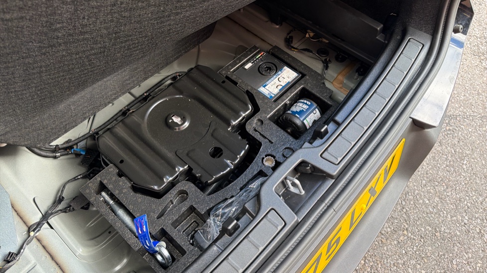 Volvo XC40 2.0 B4P Plus Black Edition 5dr Auto Petrol Estate - Image 60