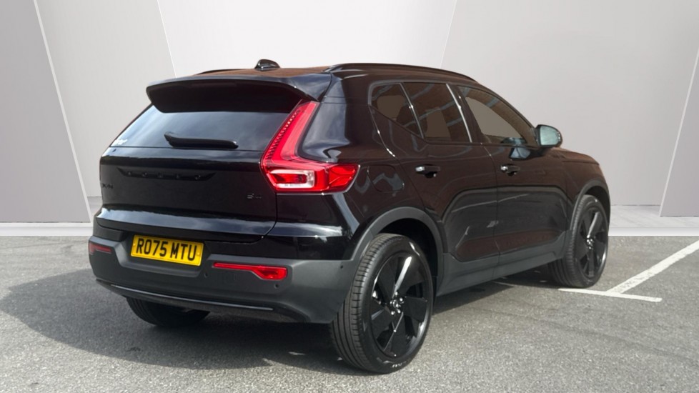 Volvo XC40 2.0 B4P Ultra Black Edition 5dr Auto Petrol Estate - Image 2