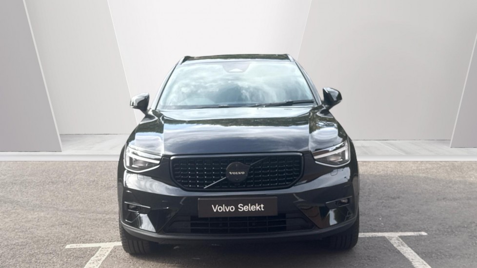 Volvo XC40 2.0 B4P Ultra Black Edition 5dr Auto Petrol Estate - Image 8