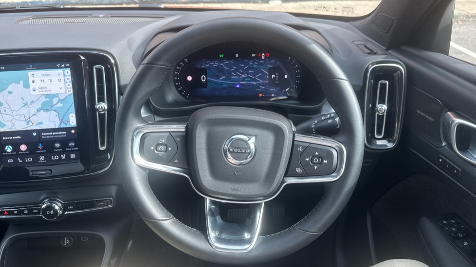 Volvo XC40 2.0 B4P Ultra Black Edition 5dr Auto Petrol Estate - Image 10