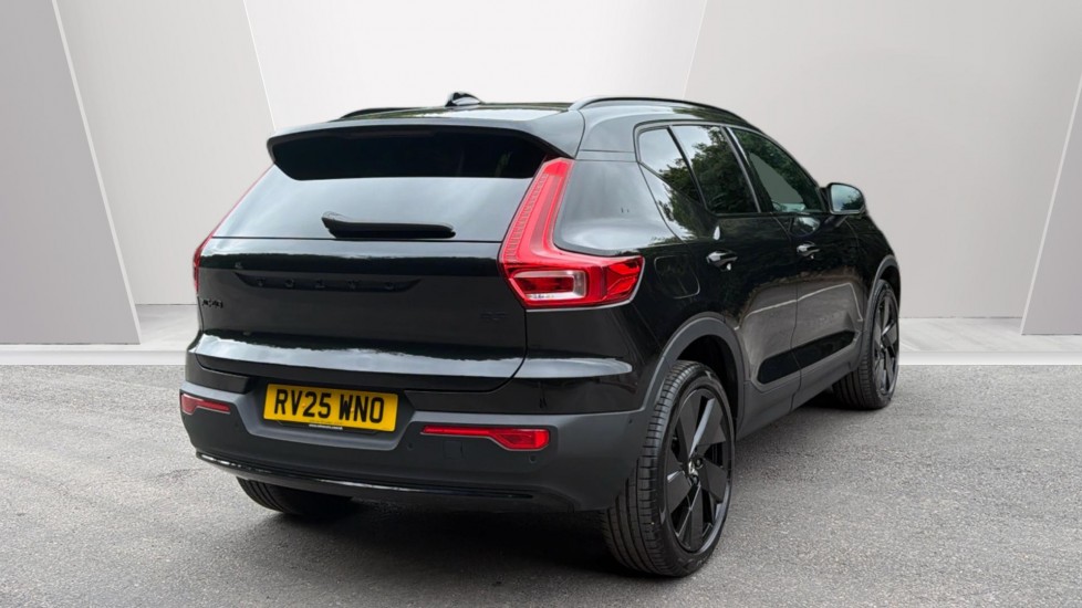 Volvo XC40 2.0 B3P Ultra Black Edition 5dr Auto Petrol Estate - Image 2
