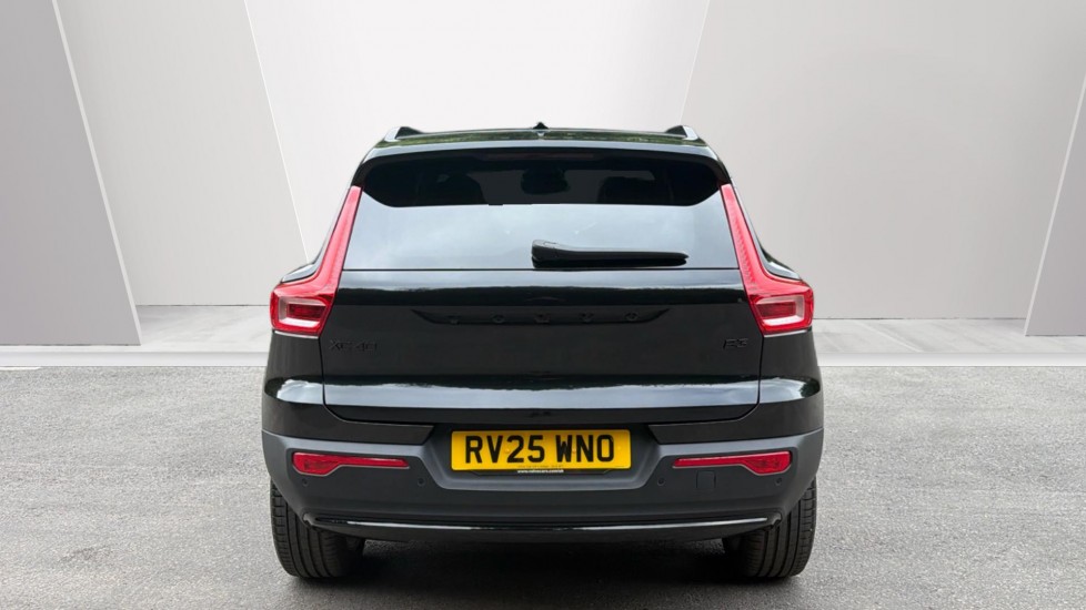 Volvo XC40 2.0 B3P Ultra Black Edition 5dr Auto Petrol Estate - Image 7