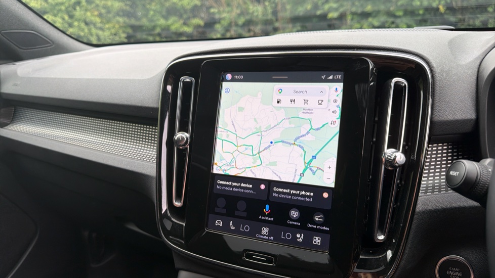 Volvo XC40 2.0 B3P Ultra Black Edition 5dr Auto Petrol Estate - Image 12