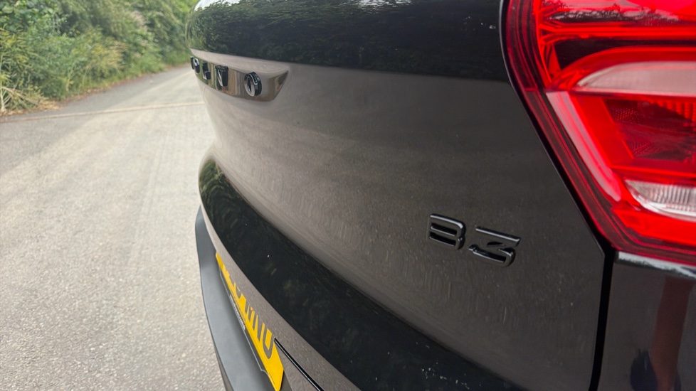 Volvo XC40 2.0 B3P Ultra Black Edition 5dr Auto Petrol Estate - Image 56